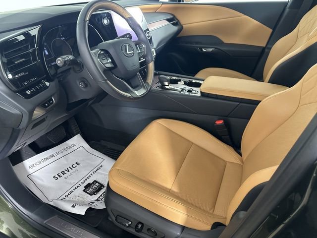 Used 2023 Lexus RX 350 Premium w/ Accessory Package AWD/4WD image 10