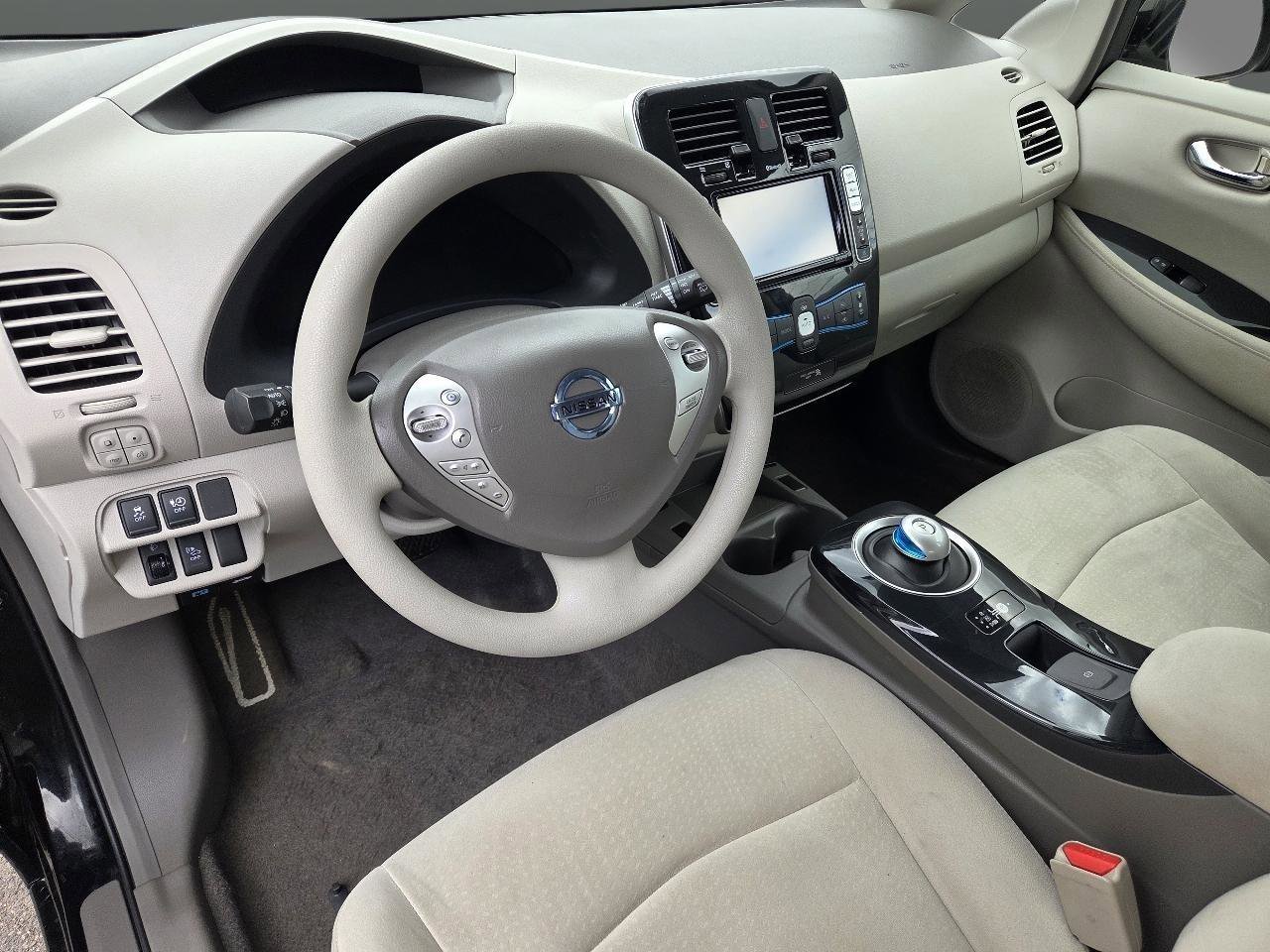 Used 2011 Nissan Leaf SL FWD image 9