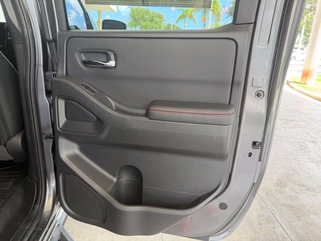 Used 2025 Nissan Frontier Pro-X RWD image 31