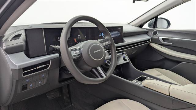 Used 2025 Hyundai Sonata SEL FWD image 24