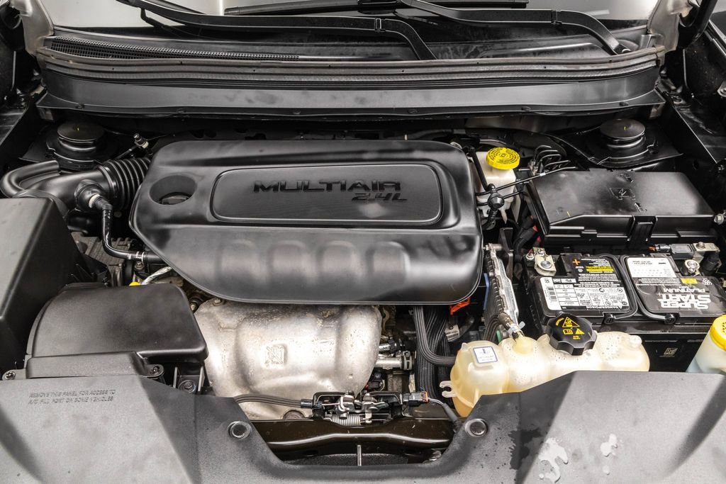 Used 2019 Jeep Cherokee Latitude w/ Popular Appearance Group image 36