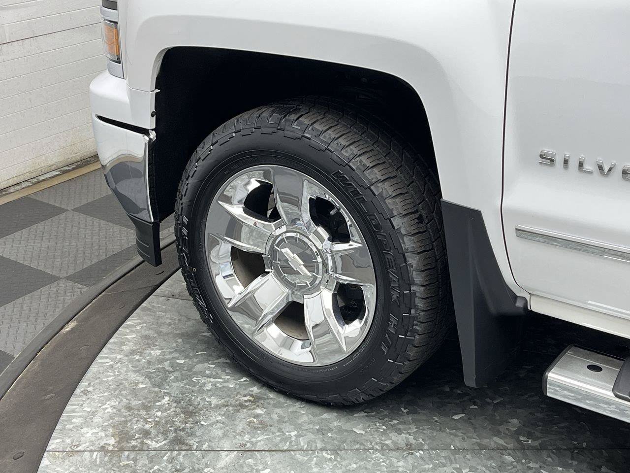 Used 2015 Chevrolet Silverado 1500 LTZ AWD/4WD image 34