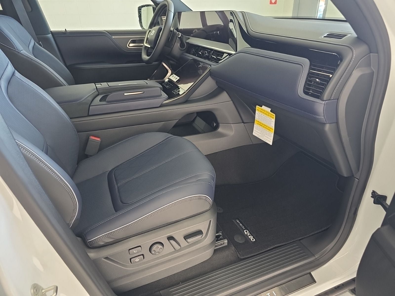 New 2026 INFINITI QX80 4WD w/ Sport Exterior Package image 9