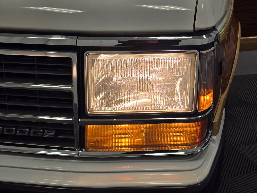 Used 1990 Dodge Grand Caravan LE image 50