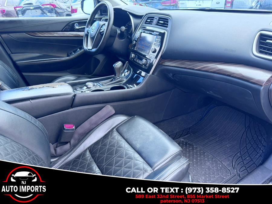Used 2016 Nissan Maxima Platinum w/ Interior Lighting Package image 17