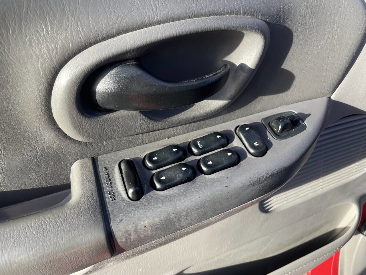 Used 2001 Ford F150 4x4 SuperCrew image 13