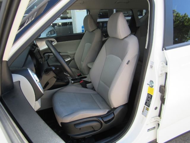 Used 2023 Kia Soul LX w/ LX Technology Package image 13