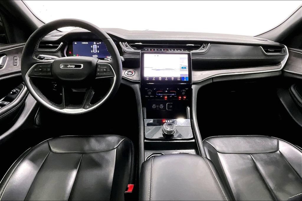Used 2024 Jeep Grand Cherokee Limited RWD image 18