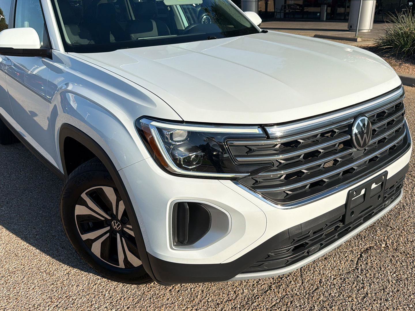 Used 2024 Volkswagen Atlas SE FWD image 7