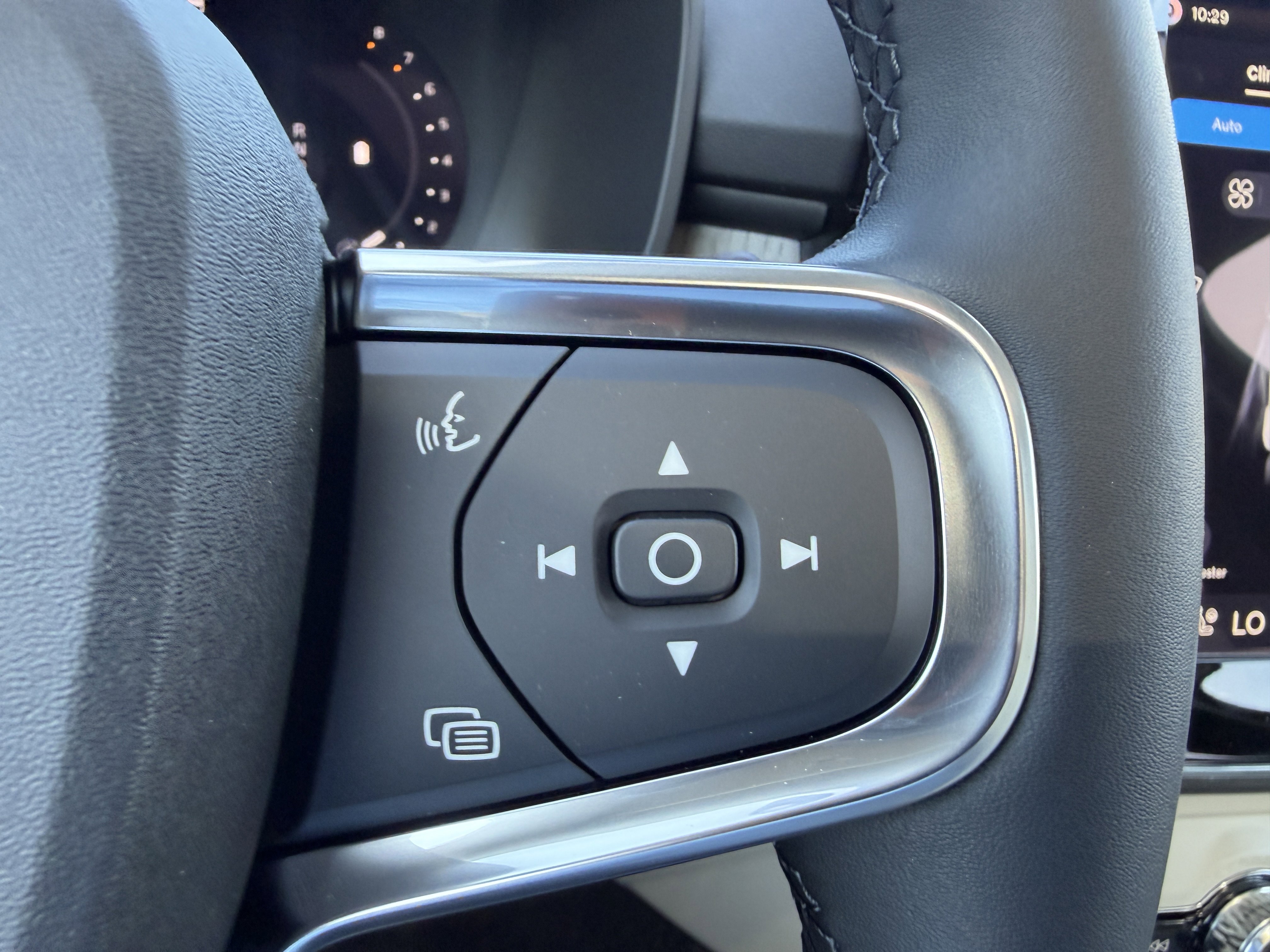 New 2026 Volvo XC40 B5 Plus w/ Climate Package AWD/4WD image 30