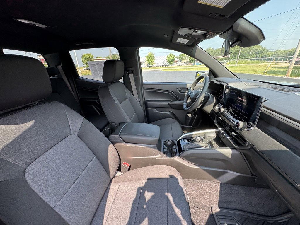 Used 2025 Chevrolet Colorado Trail Boss image 24