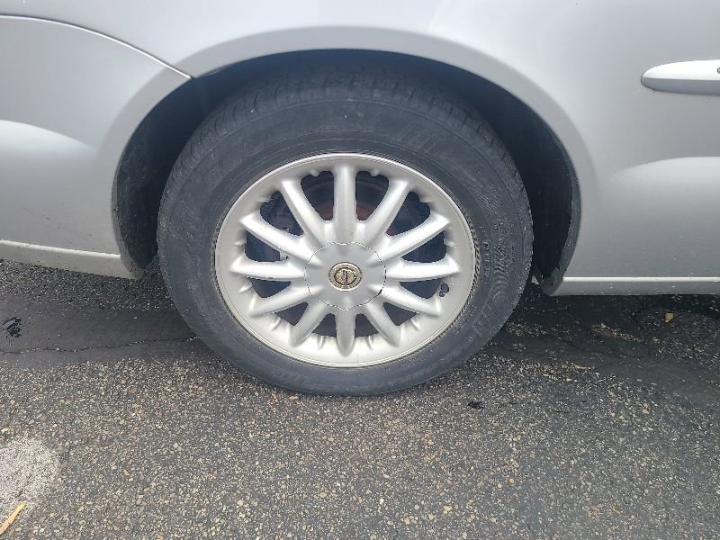 Used 2001 Chrysler Sebring LXi FWD image 8