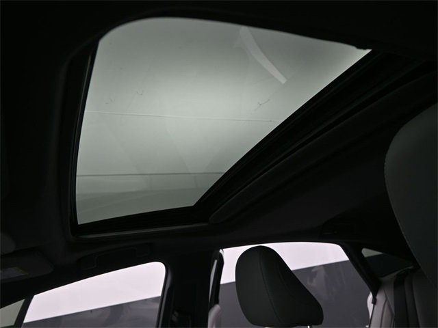 Used 2021 Toyota Avalon XLE image 7