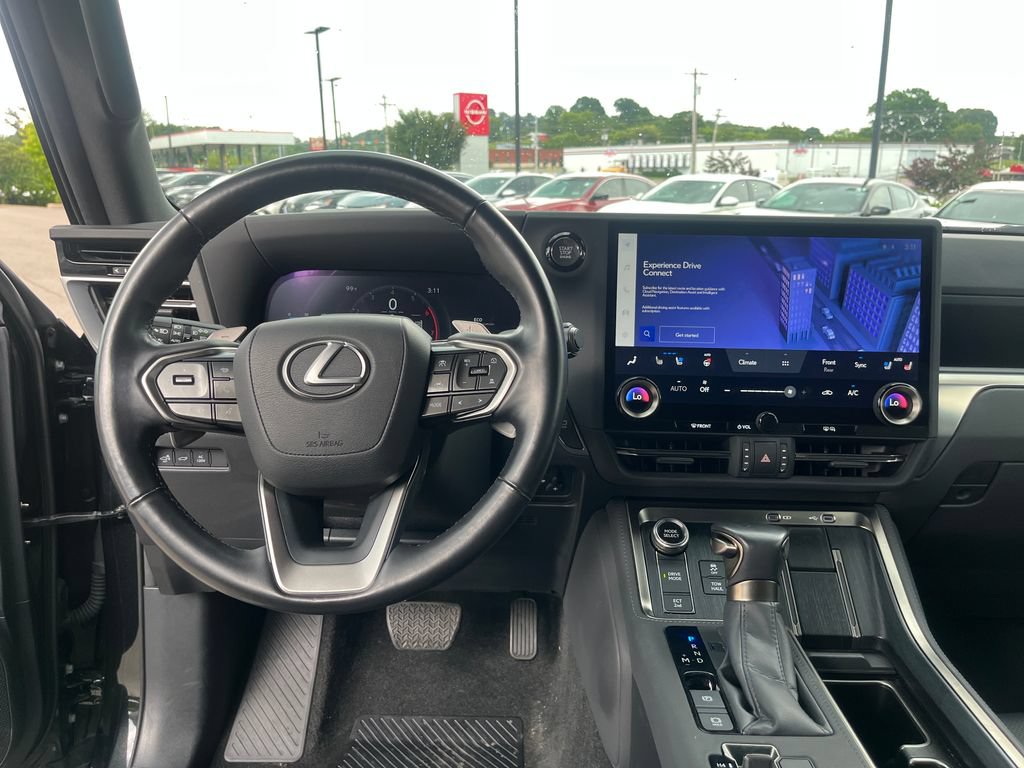 Used 2024 Lexus GX 550 w/ Accessory Package (2T) AWD/4WD image 22