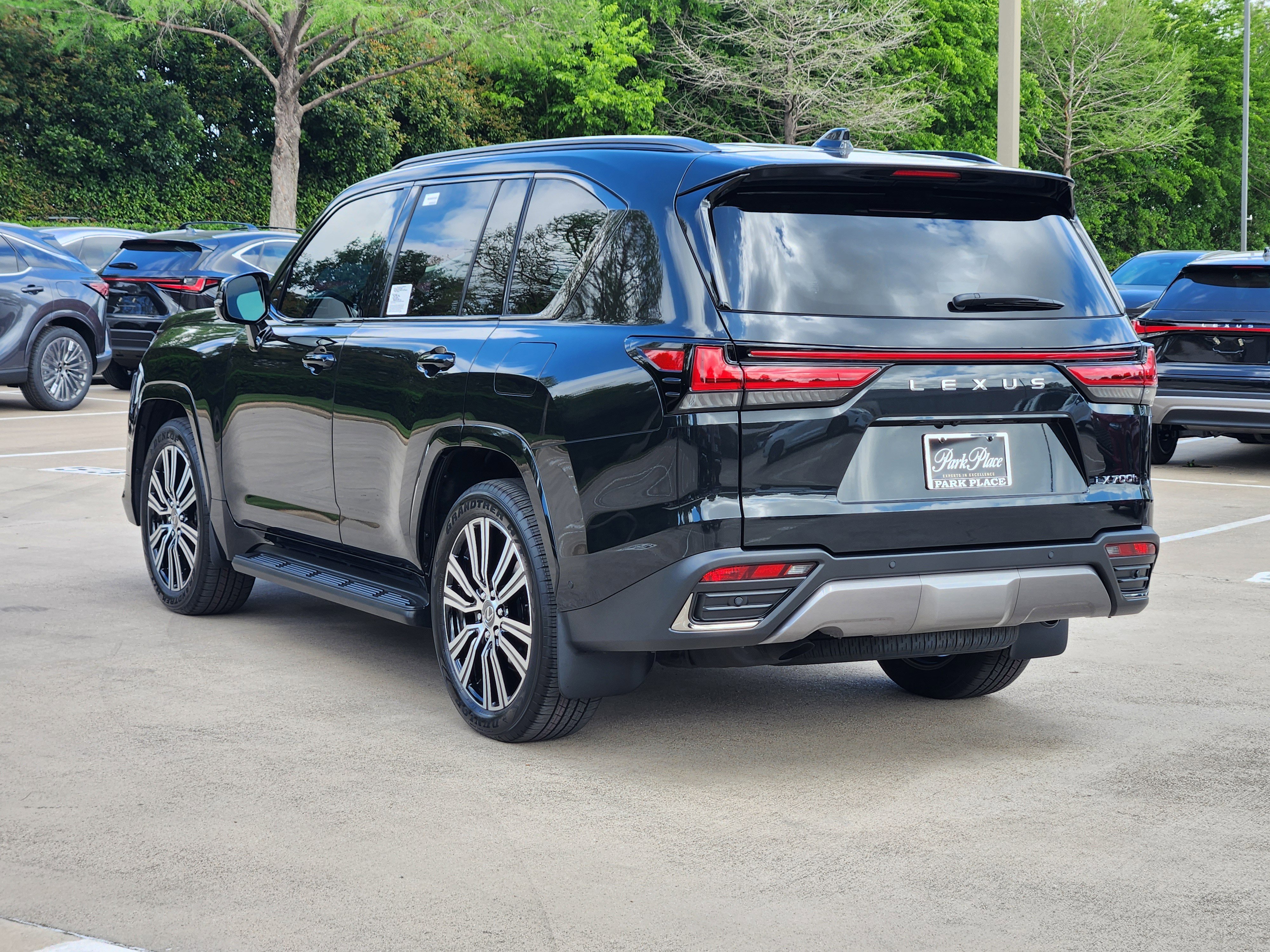 New 2026 Lexus LX 700h Luxury image 4