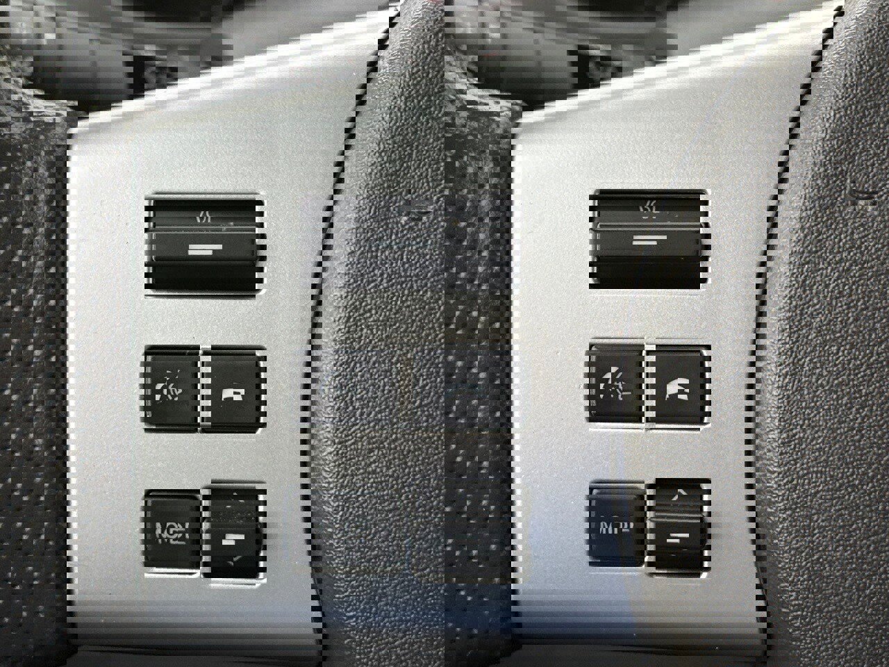 Used 2016 Nissan Frontier SV image 17