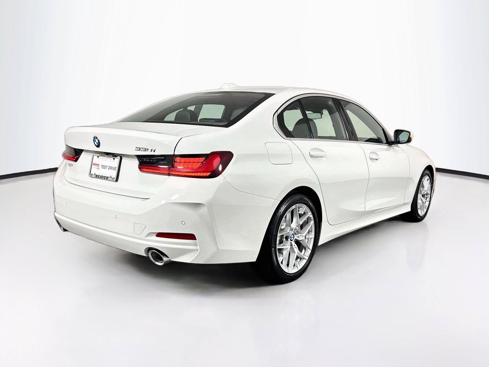 Used 2026 BMW 330i Sedan RWD image 2
