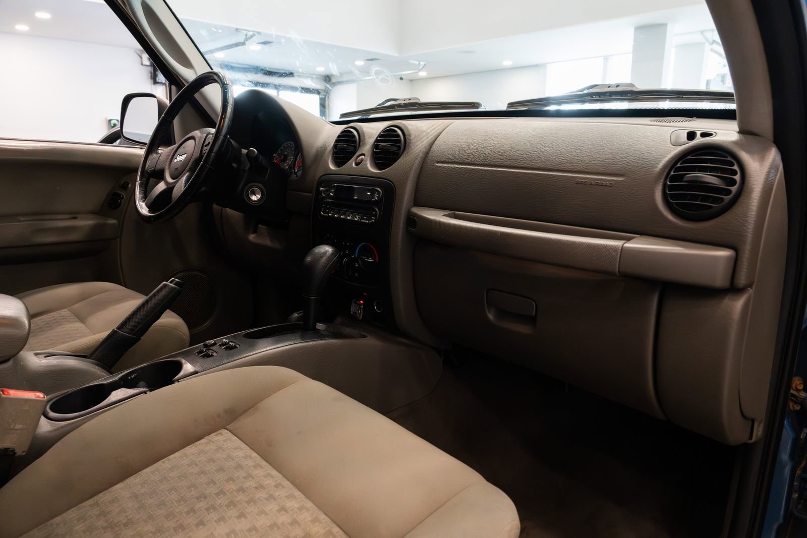 Used 2006 Jeep Liberty Sport AWD/4WD image 10