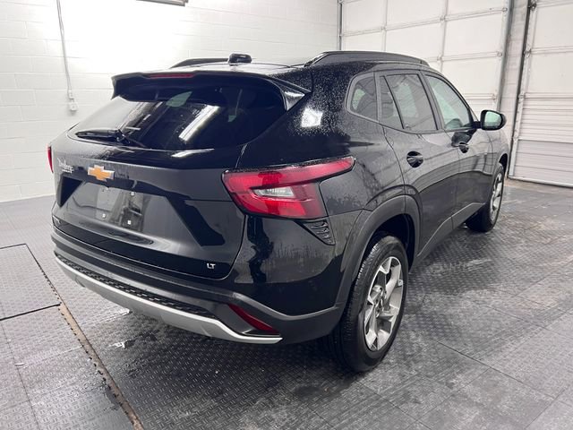 Used 2025 Chevrolet Trax LT w/ LT Convenience Package image 8