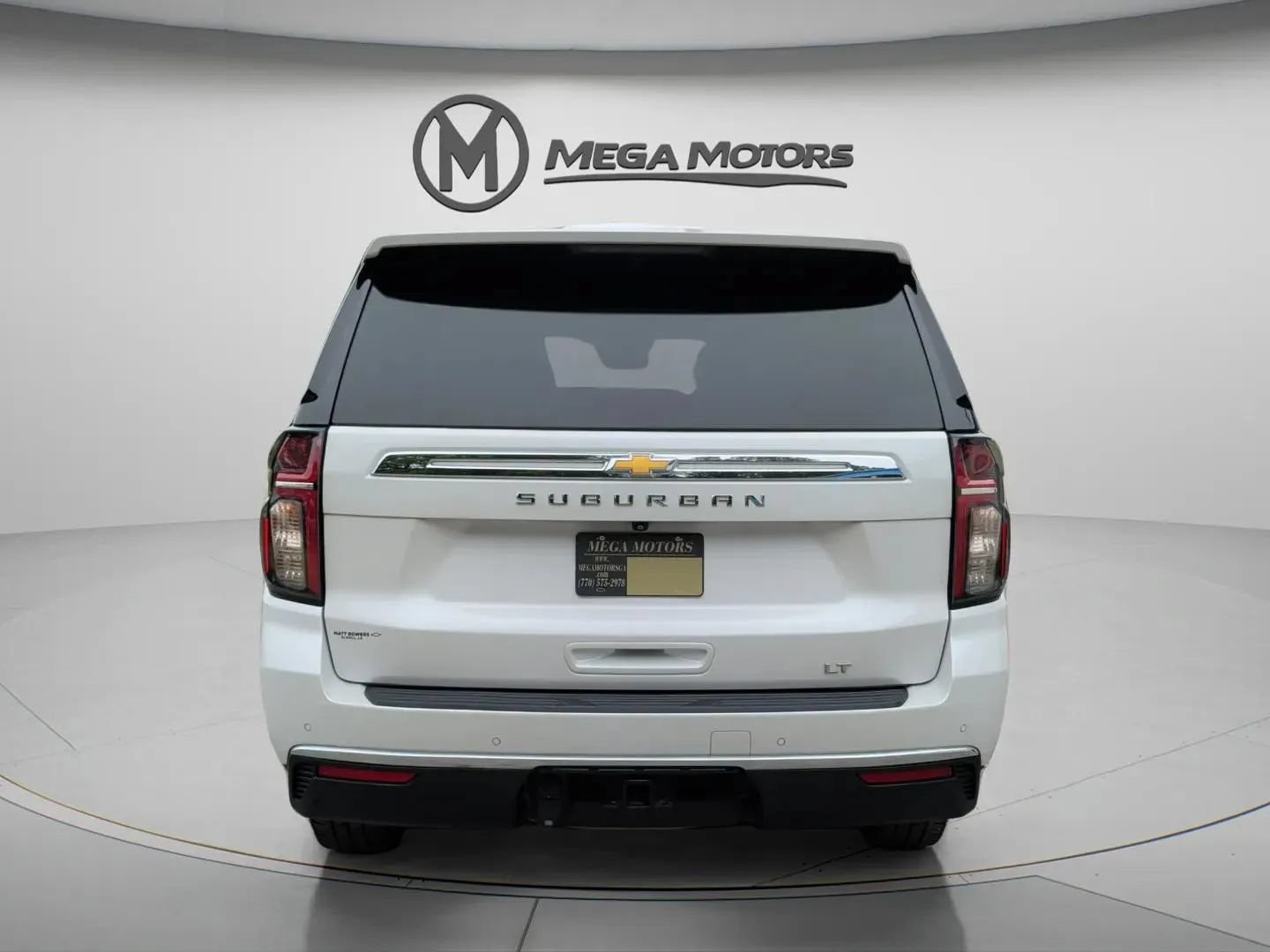 Used 2021 Chevrolet Suburban LT RWD image 6