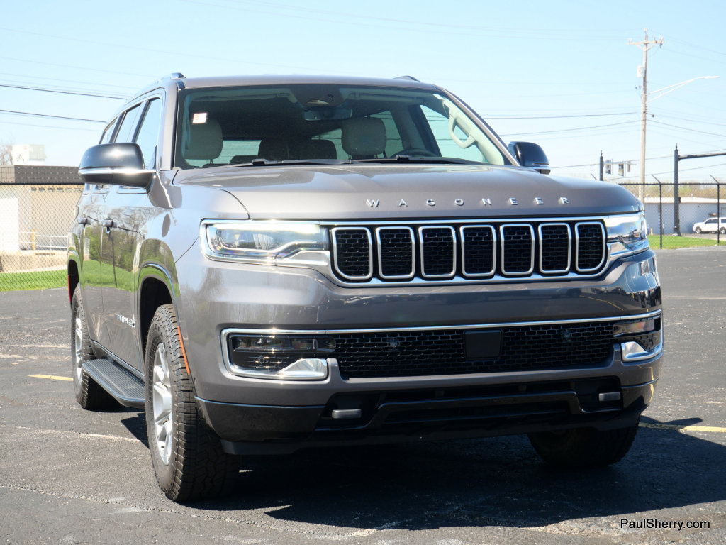Used 2024 Jeep Wagoneer 4WD w/ HD Trailer Tow Package image 15