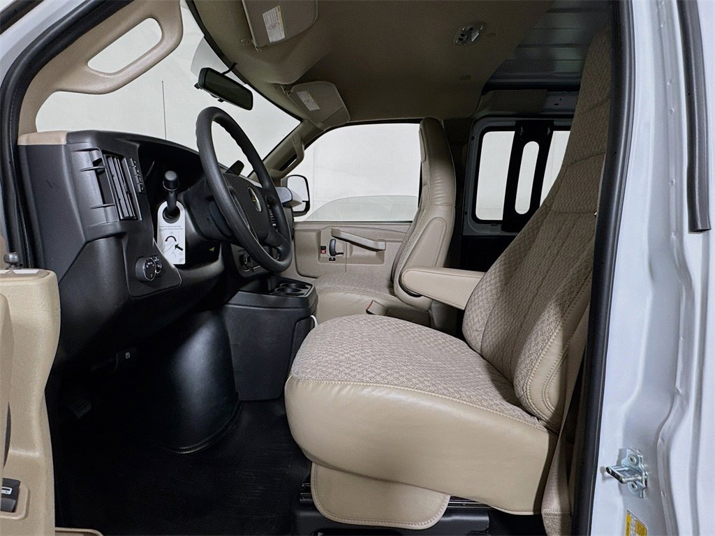 New 2025 Chevrolet Express 3500 w/ Driver Convenience Package image 11