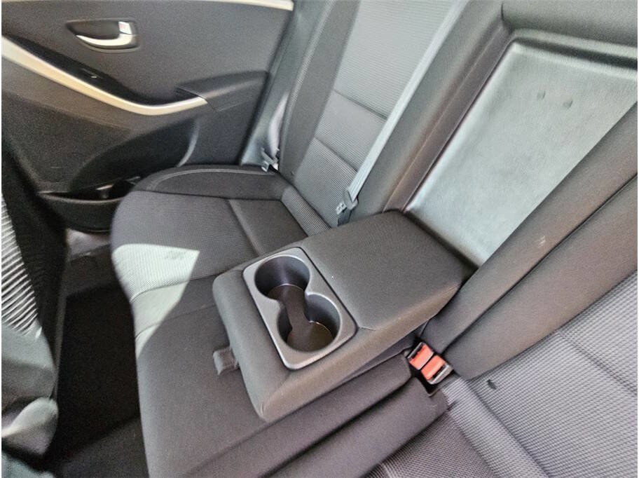 Used 2016 Hyundai Elantra GT FWD image 22