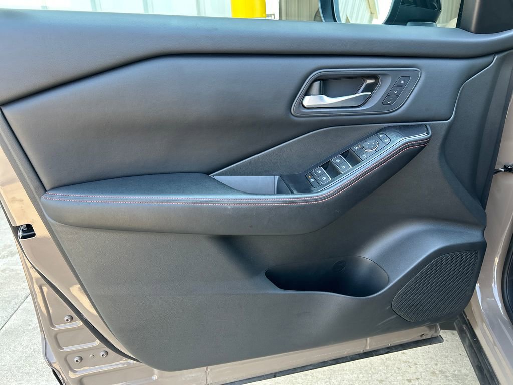 Used 2025 Nissan Rogue Rock Creek w/ Rock Creek Premium Package image 16