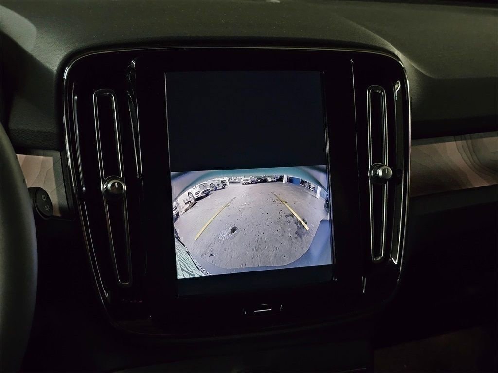 Certified 2024 Volvo XC40 Recharge Core w/ Protection Package Premier image 23