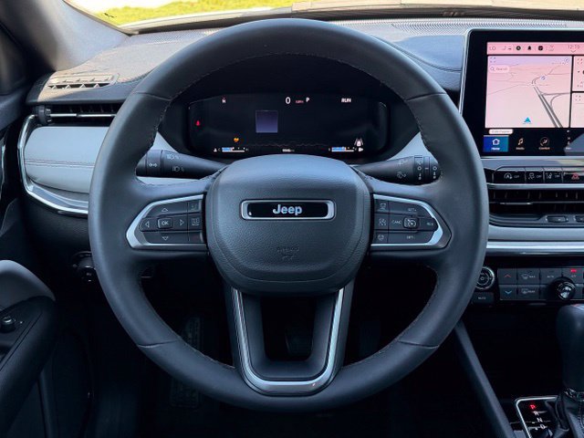 Used 2023 Jeep Compass Limited AWD/4WD image 13
