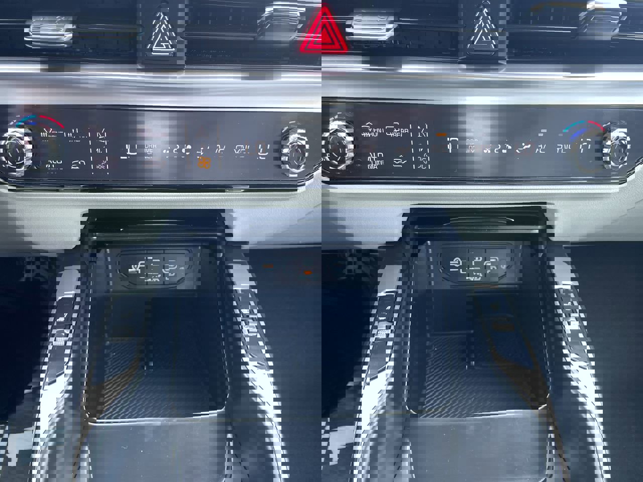 Certified 2025 Kia Sorento EX w/ EX Panoramic Sunroof Package image 17