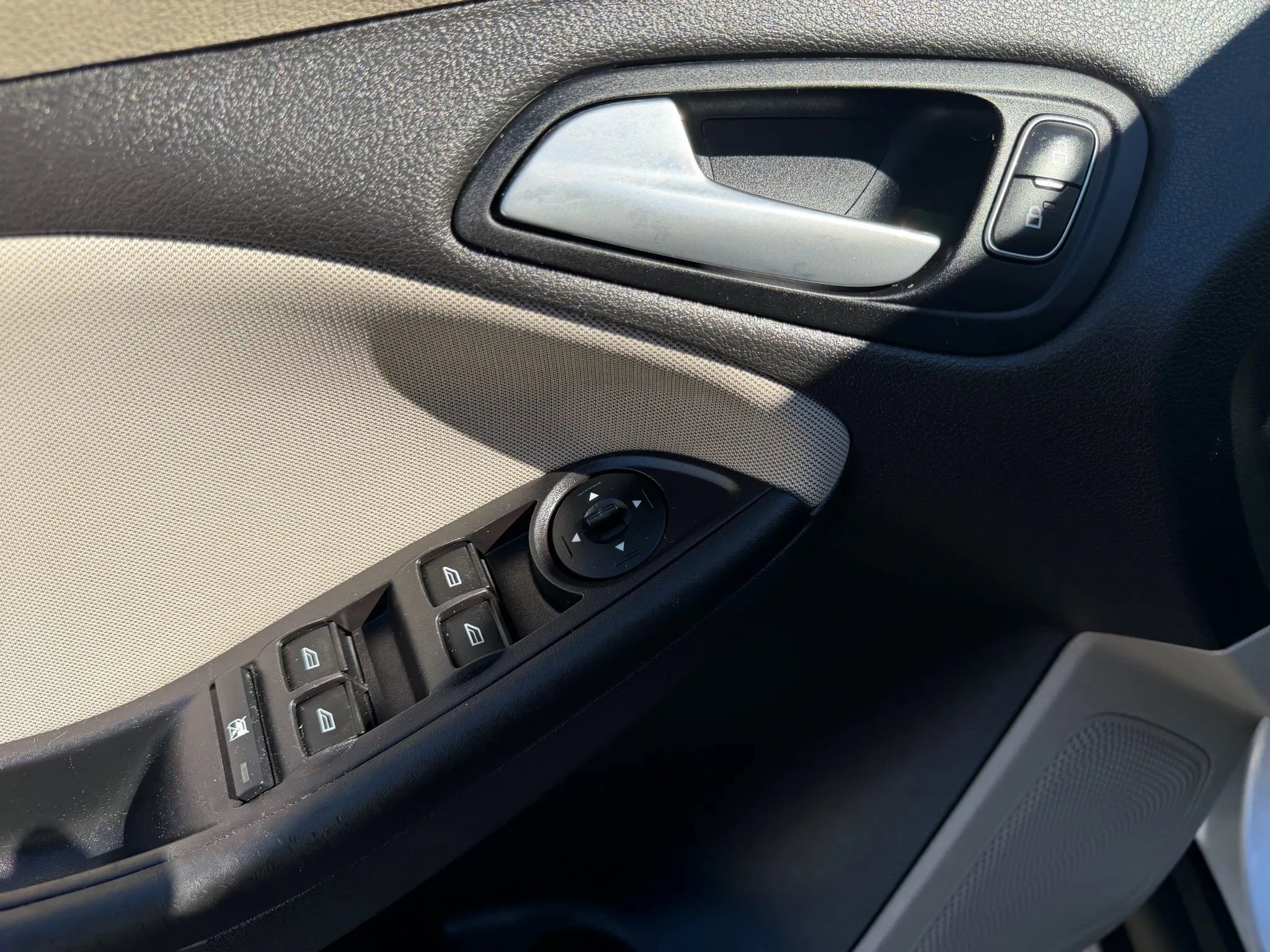 Used 2018 Ford Focus SE FWD image 13