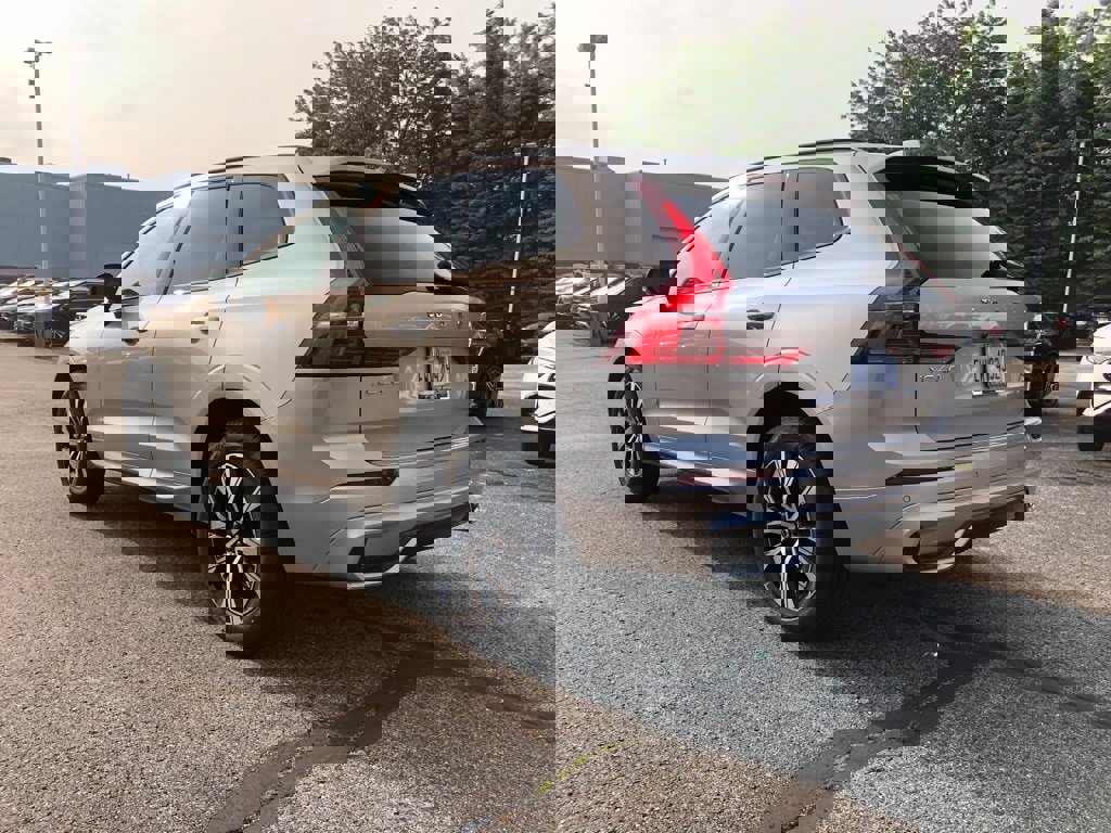 New 2025 Volvo XC60 B5 Core w/ Protection Package Premier image 4