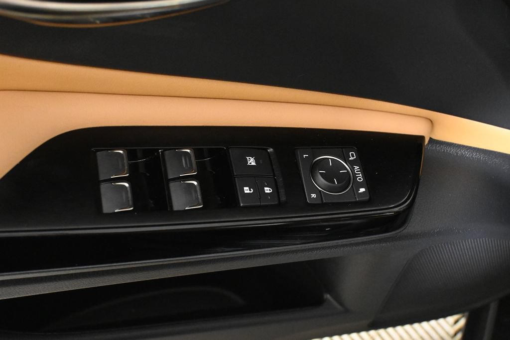Used 2024 Lexus ES 250 w/ Premium Package AWD/4WD image 29