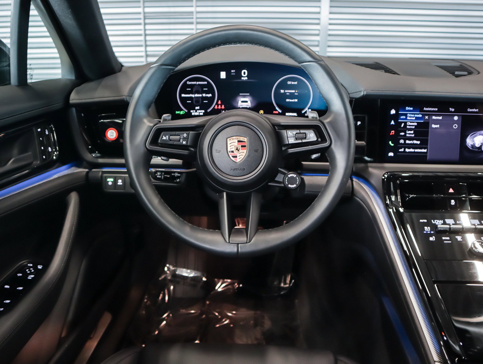 Certified 2025 Porsche Panamera 4 image 13