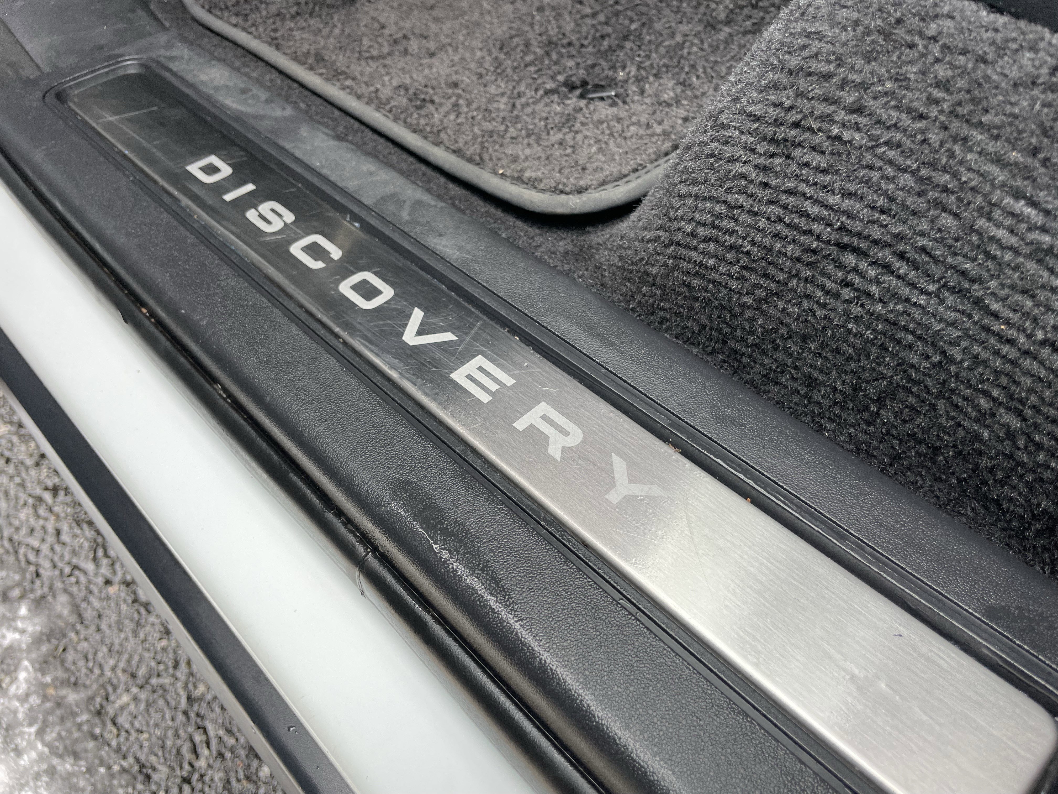 Certified 2024 Land Rover Discovery Dynamic SE image 43