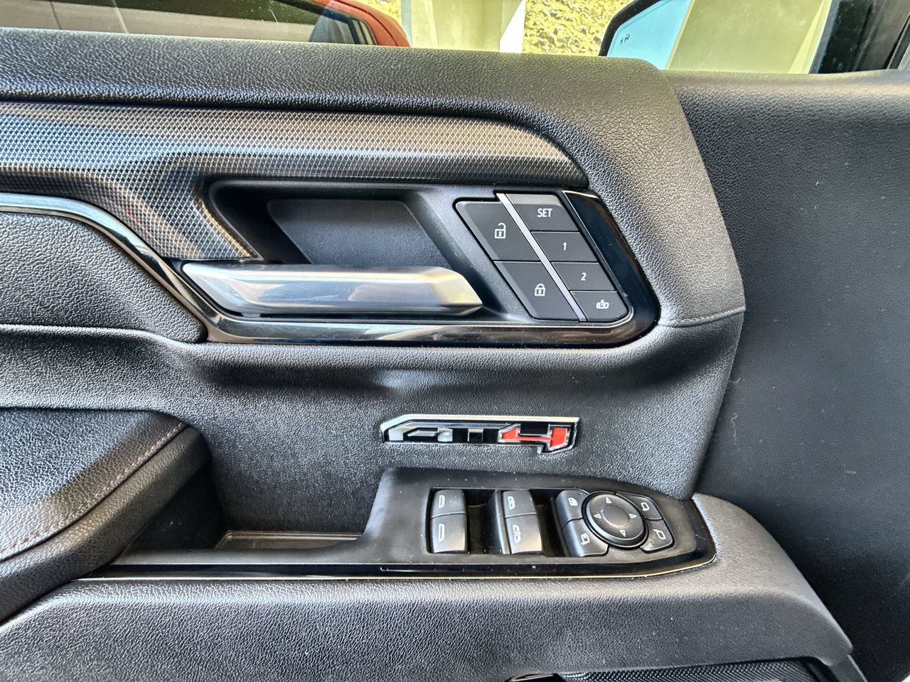Used 2025 GMC Sierra 1500 AT4 AWD/4WD image 23