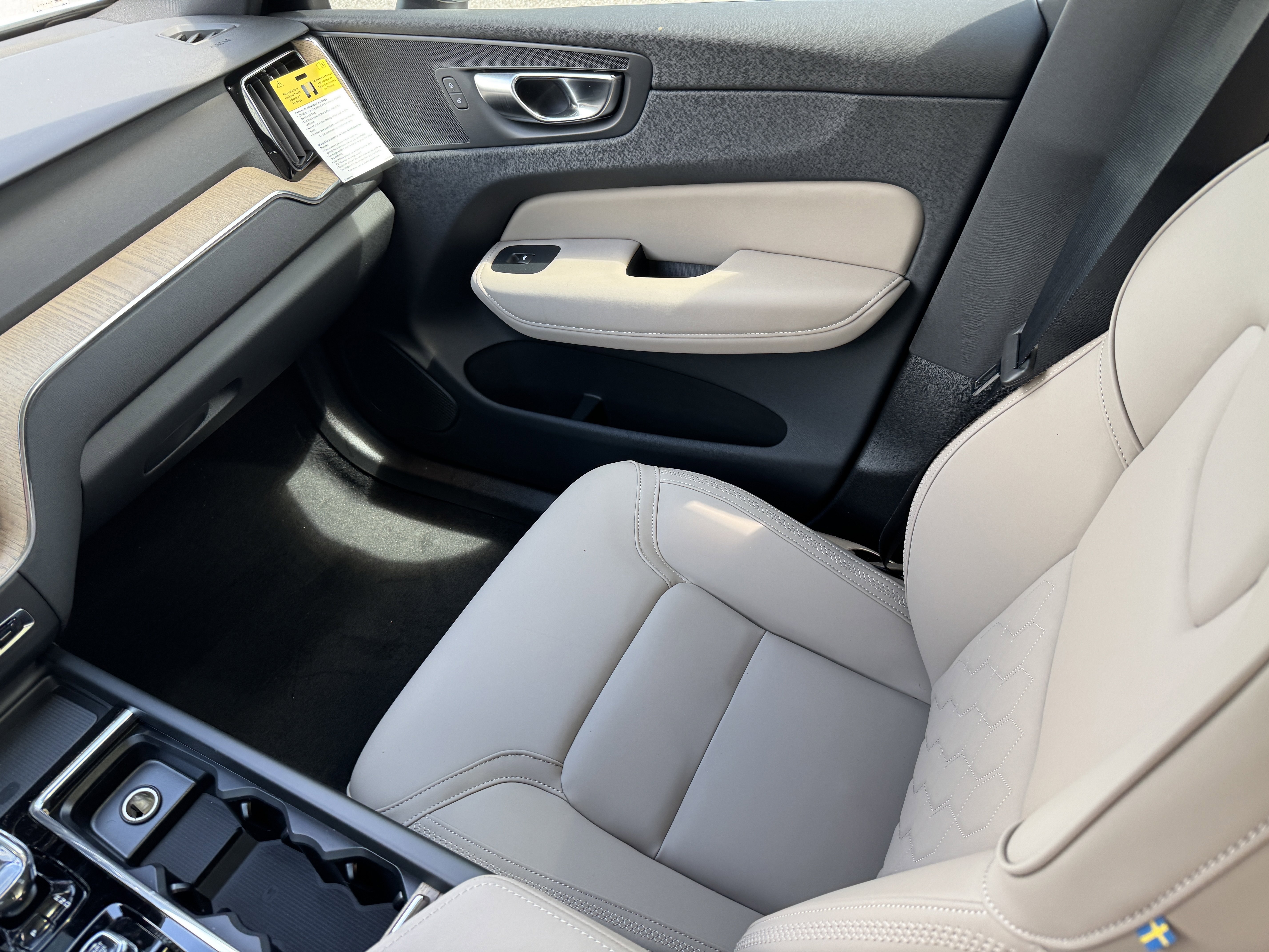 New 2026 Volvo XC60 B5 Plus w/ Protection Package Premier image 16