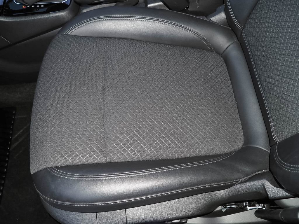 Used 2022 Buick Encore Preferred w/ Safety Package image 22