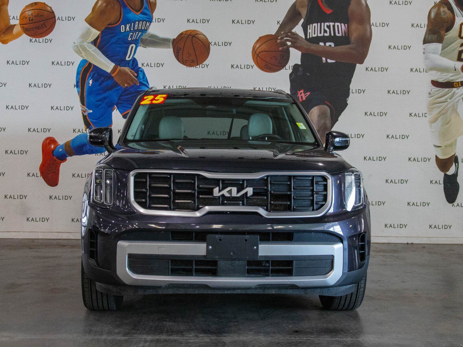 Used 2025 Kia Telluride S FWD image 21