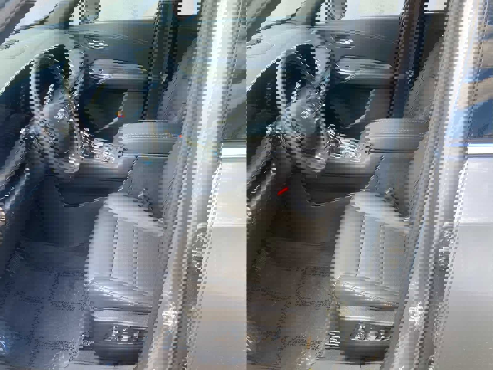 Used 2025 Cadillac XT4 Premium Luxury image 10