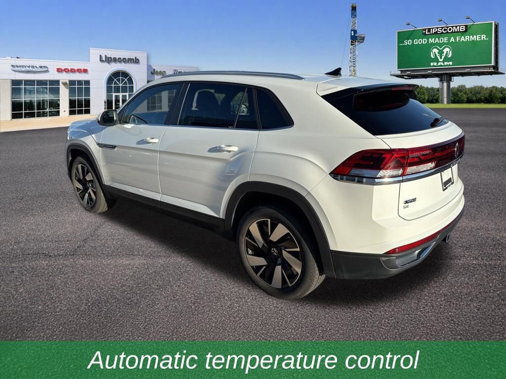 Used 2025 Volkswagen Atlas Cross Sport SE image 7