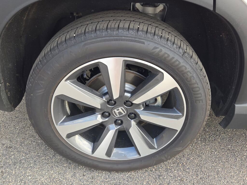 Used 2025 Honda Pilot Elite image 15