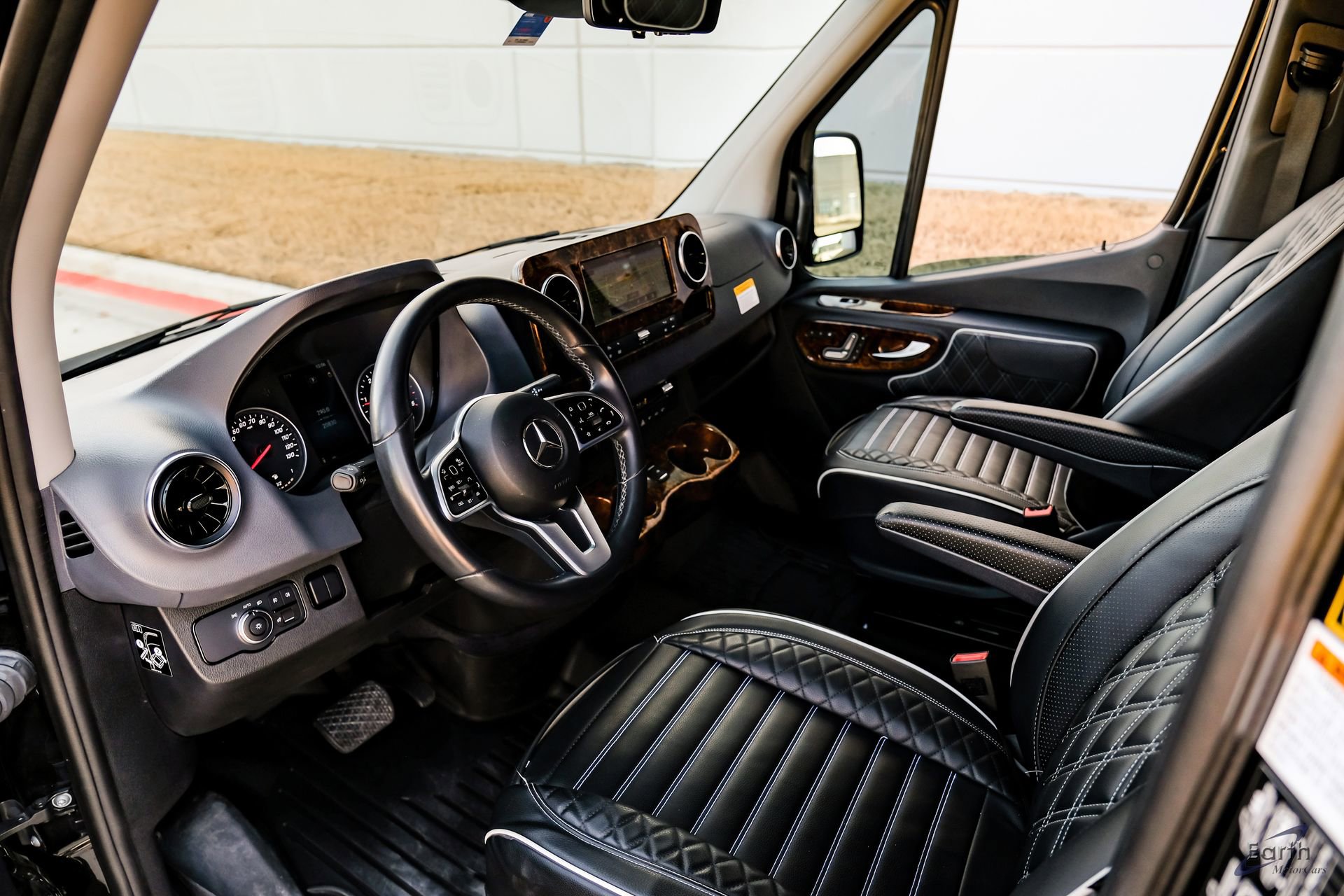 Used 2023 Mercedes-Benz Sprinter 3500 image 2