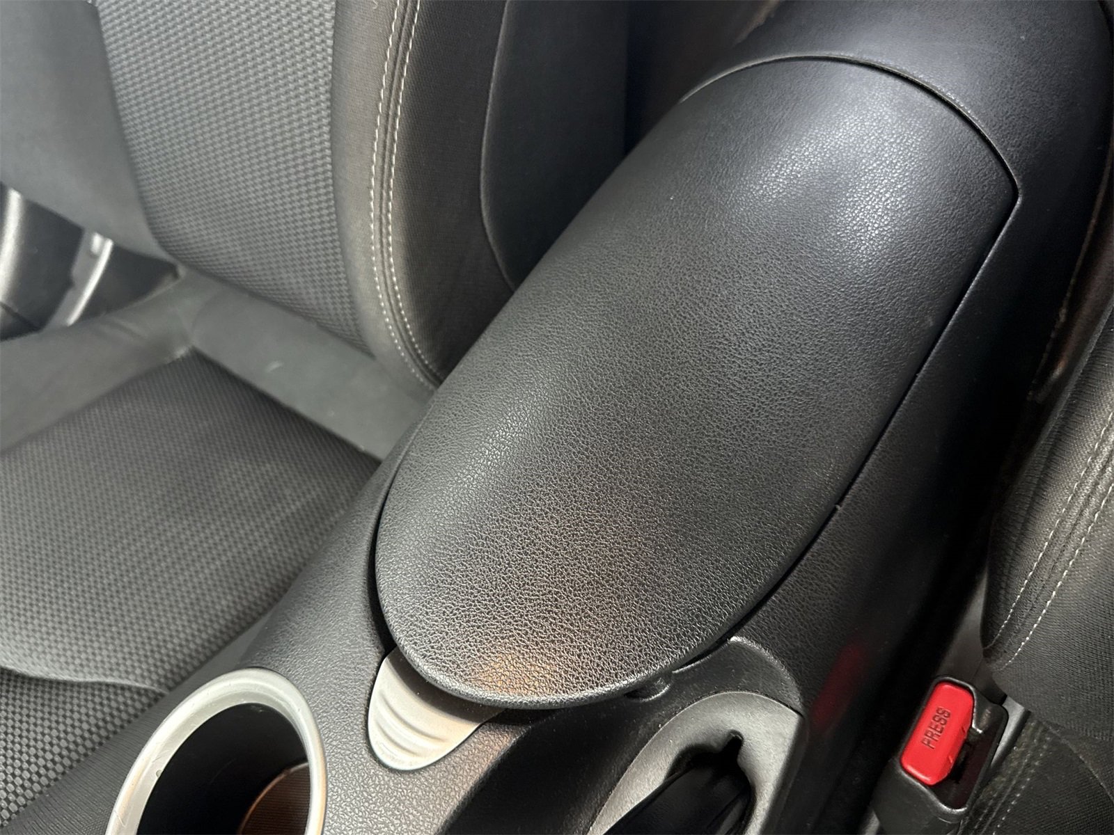 Used 2016 Nissan 370Z w/ Sport Package image 31