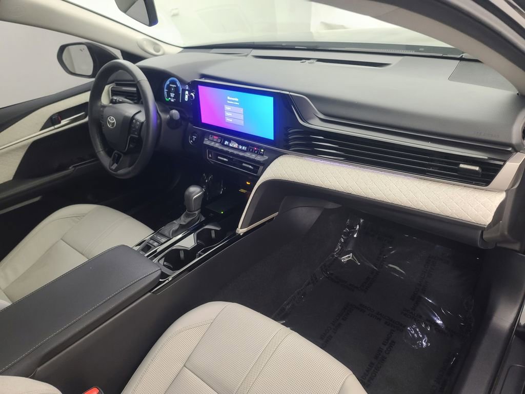 Used 2025 Toyota Camry XSE image 15