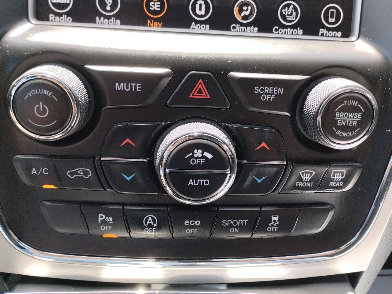 Used 2018 Jeep Grand Cherokee Altitude AWD/4WD image 29