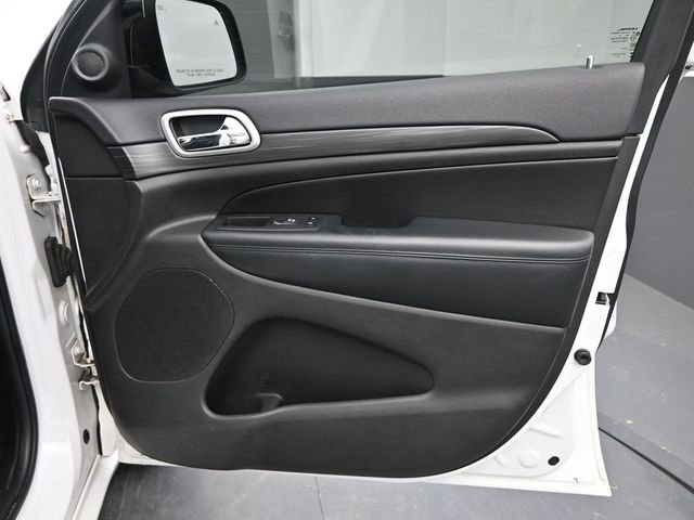 Used 2019 Jeep Grand Cherokee Altitude image 27