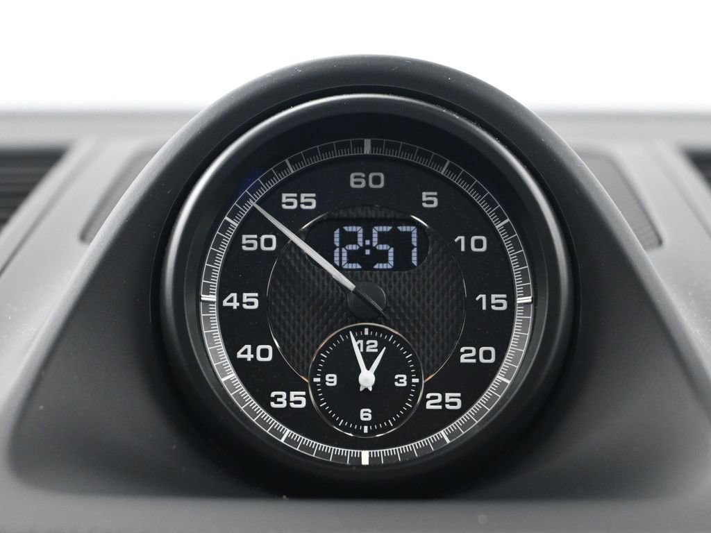 Certified 2026 Porsche Macan image 12