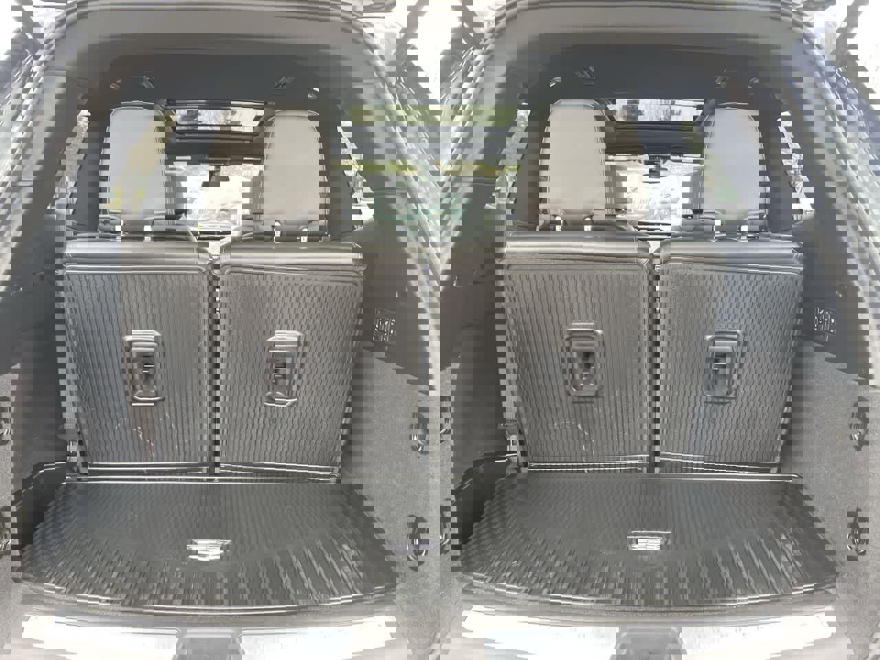 Certified 2024 Cadillac XT6 Premium Luxury w/ LPO, Floor Liner Package image 17